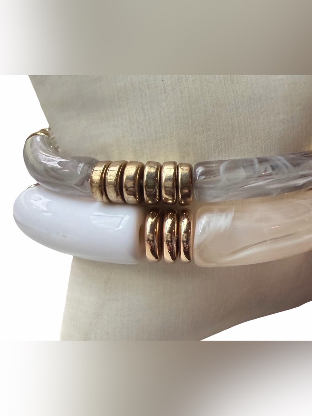 Set of 2 Curved Bangles, Acrylic Curved Tube Elastic Bracelets - Picture 3 of 10